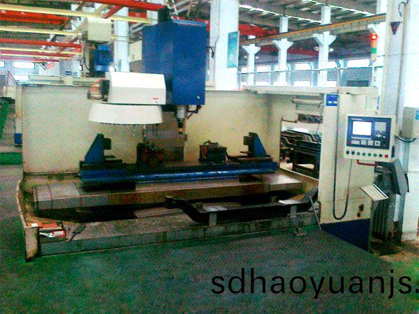 前(qian)軸十(shi)孔(kong)加工專用(yong)立式(shi)加(jia)工