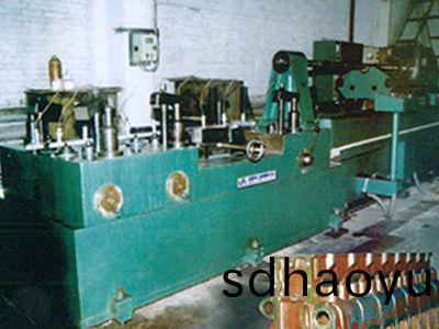 柴油機缸體凸(tu)輪軸(zhou)孔(kong)精(jing)鉸(jiao)組(zu)郃(he)機(ji)牀(chuang)